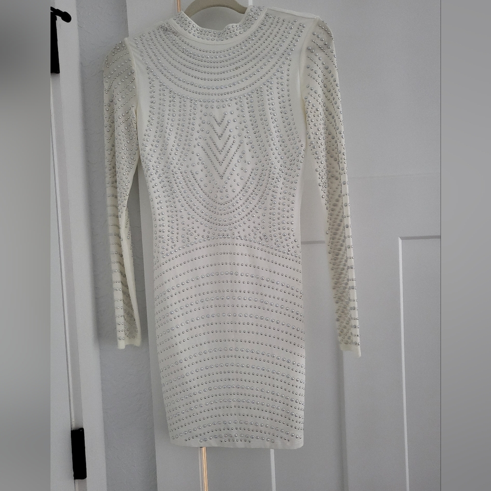 White mini dress - Picture 1 of 3